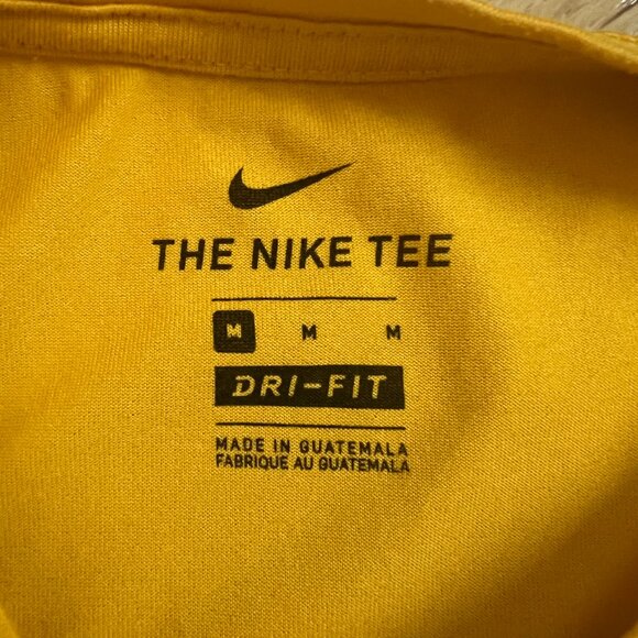 Nike NFL Washington Commanders (Redskins) Shirt - M - Gold and Burgundy - Picture 2 of 3